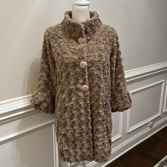 Altar’d State Women’s Beige/Tan Rosette Button up Cardigan/jacket size M/L - Picture 3 of 11